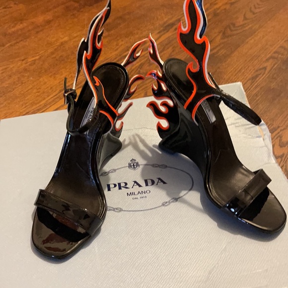 Authentic PRADA FIRE SOLD OUT!!! 37.5 worn once - Picture 4 of 5